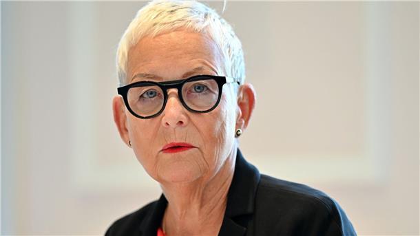 Ausländische Ärzte in Deutschland im Behörden-Stau Lundershausen nannte die Zusammenarbeit zwischen den verschiedenen Behörden, die für den Start eines ausländischen Arztes in Deutschland nötig sind, „sicherlich ausbaufähig“.