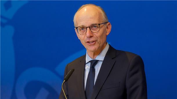 Machtwechsel in Luxemburg: Neuer Regierungschef vereidigt Luxemburg bekommt eine neue Regierung. An der Spitze steht derchristsoziale Luc Frieden als künftiger Premierminister.