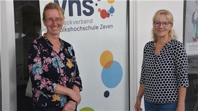 Volkshochschule Zeven macht sich auf ins digitale Zeitalter Machen die Volkshochschule Zeven fit für die Welt von morgen: VHS-Leiterin Andrea Stephan (links) und ihre Stellvertreterin Anne Cordes.