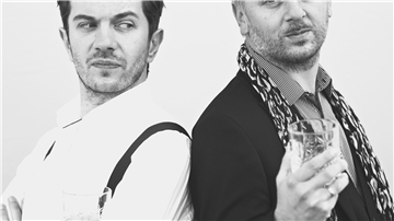 Maciej Tyrakowski und Andreas Brendel sorgen für Krimi-Spannung im Piccolo Teatro.