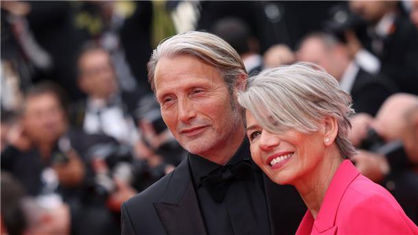 Stars und Glamour: Filmfestspiele in Cannes eröffnet Mads Mikkelsen ist mit seiner Ehefrau Hanne Jacobsen nach Cannes gekommen.