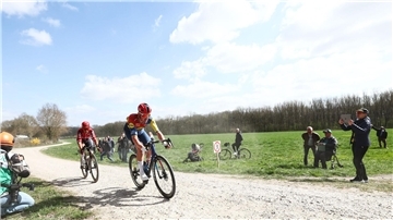 Mads Pedersen holt sich in überlegener Manier den Sieg bei Gent-Wevelgem.