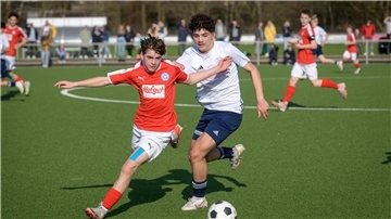Mahdi Srour (rechts) ist altersbedingt von den C-Junioren des JFV Bremerhaven zur U17 gewechselt.