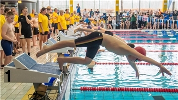 Malon Schröder (OSC Bremerhaven) gewann das Rennen über 100 Meter Freistil.