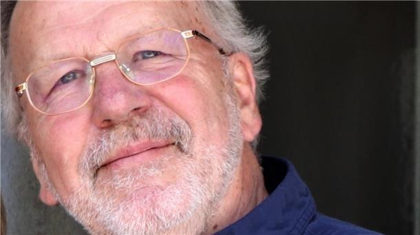 „Man müsste noch mal 20 sein …“: Michael Schwekendiek spricht beim Gemeindenachmittag in Rhade.