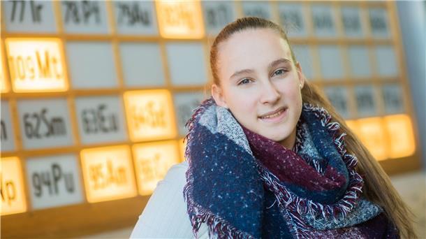 Ein Mädchen im Portrait.