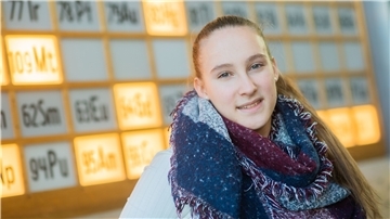 Ein Mädchen im Portrait.