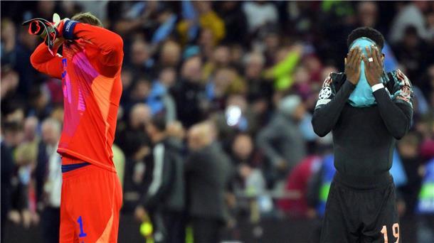 Kompany nach erster Bayern-Niederlage: „Kein Trend“ Manuel Neuer sah beim Gegentor unglücklich aus.
