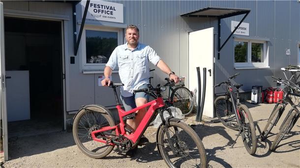 Marc Engelke mit E-Bike.