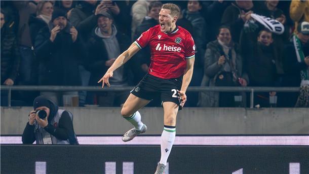Marcel Halstenberg brachte Hannover 96 früh in Führung.