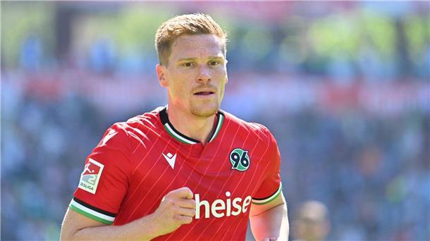 Bericht: Halstenberg vor Absprung bei Hannover 96 Marcel Halstenberg will Hannover 96 verlassen.