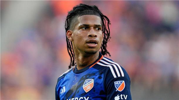 Nationalspieler Ecuadors nach Unfall mit 22 gestorben Marco Angulo wurde nur 22 Jahre alt.