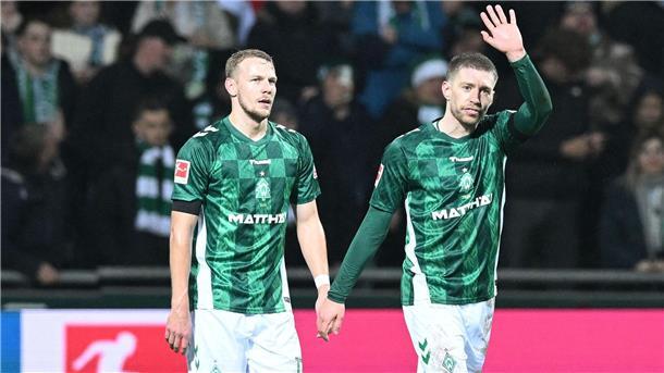 Werder Bremen startet mit Test-Pleite ins neue Jahr Marco Grüll (l) erzielte bei der Testspiel-Niederlage (2:3) gegen Twente Enschede einen Treffer.