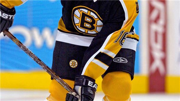 Ex-Bundestrainer Sturm erster deutscher Chefcoach in der NHL Marco Sturm spielte fünf Jahre für die Boston Bruins.