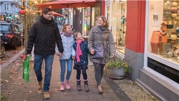 Marcus Javier Nannini, die Töchter Emma und Hanna und Mama Helen Nannini.