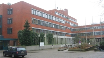 Marcus Oberstedt verlässt nach zweieinhalb Jahren das Rotenburger Kreishaus (Foto) und wechselt ins Rathaus nach Schwanewede.