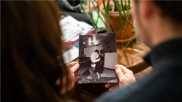 Liebe zwischen Selbstverwirklichung und Familienglück Marie Kück und Jasper Krüger kannten sich schon lange, bevor sie ein Paar wurden. Seit fünf Jahren sind sie nun zusammen.