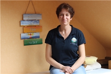 Marina Feldmann betreibt in Kirchtimke eine Praxis für Kinesiologie. Mittels dieser Methode will sie Energieblockaden lösen und Körper und Geist in Balance bringen.