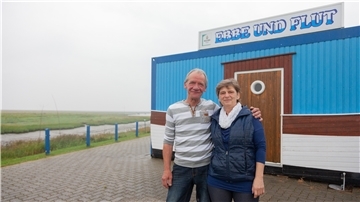 Marina und Peter Homilius wollen ihr Containerrestaurant „Ebbe und Flut“ am Spieka-Neufelder Kutterhafen aufgeben.