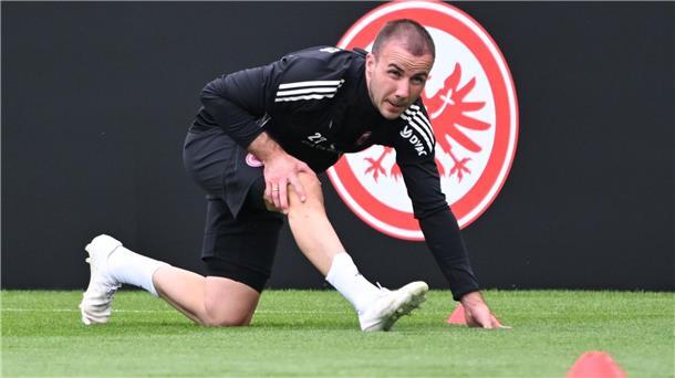 Götze fehlt Frankfurt zum Königsklassen-Auftakt Mario Götze steht Eintracht Frankfurt im Champions-League-Spiel gegen Galatasaray Istanbul wieder zur Verfügung.
