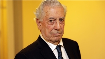 Viel Klatsch und Tratsch um zwei Literaturnobelpreisträger Mario Vargas Llosa, peruanischer Schriftsteller und Literatur-Nobelpreisträger (Archivbild).