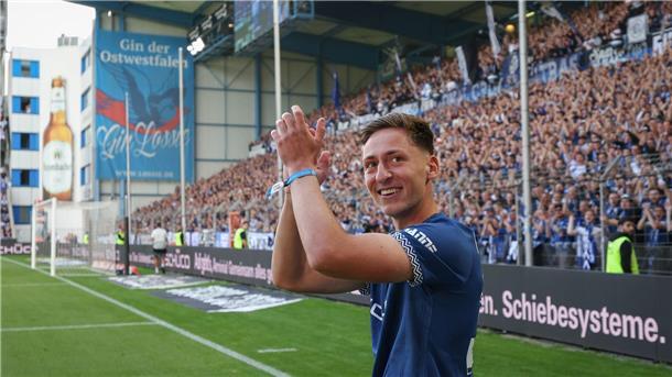 Unter Sprechchören: Wörl aus Hannover zurück nach Bielefeld Marius Wörl kehrt zu Arminia Bielefeld zurück.