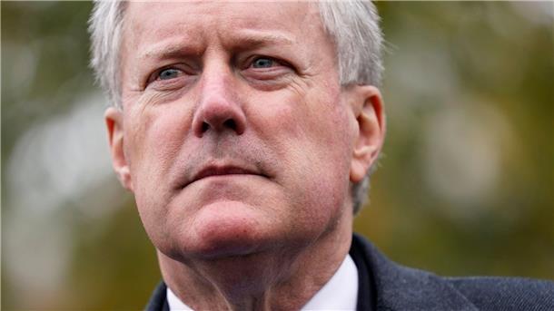 Mark Meadows, damaliger Stabschef des Weißen Hauses, spricht mit Reportern vor dem Weißen Haus.