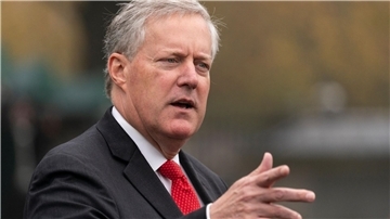 Mark Meadows, damals Stabschef des Weißen Hauses, im Gespräch mit Reportern.