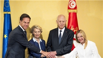 Mark Rutte (v.l.), Ursula von der Leyen, Kais Saied und Giorgia Meloni haben eine engere Zusammenarbeit beim Thema Migration ausgelotet.