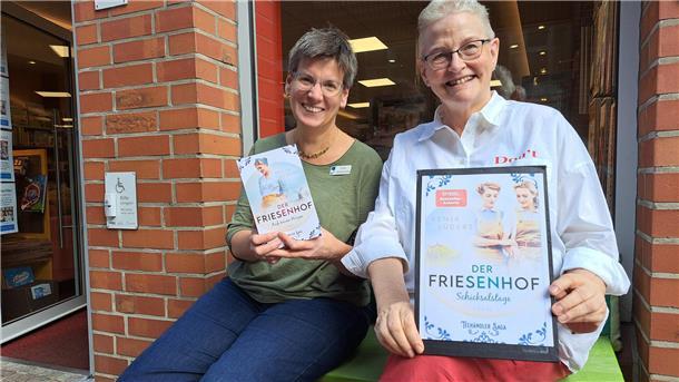 Nordenhamerin Marlies Folkens präsentiert neuen Roman (mit Verlosung) Bild der Autorin Marlies Folkens alias Fenja Lüders (rechts), die in der Buchhandlung von Anne von Bestenbostel (links) aus ihrem neuen Roman "Der Friesenhof - Schicksalstage" lesen wird.