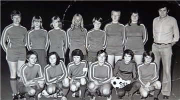 Eine Frauenfußballmannschaft.