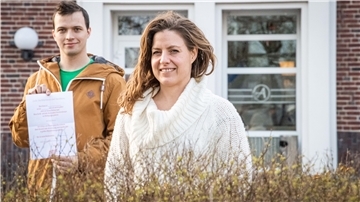 Marnie Knorr ist die Initiatorin von „Bremerhaven bleibt gesund“. Heinrich Drath ist von Anfang an bei der Nachbarschaftshilfe dabei.