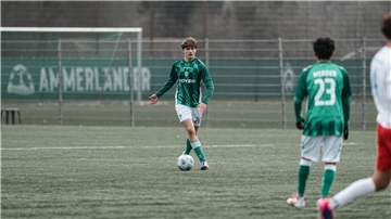Marten Buck bei einem Spiel der U17 des SV Werder Bremen. Marten Buck spielt seit dieser Saison für die U17 des SV Werder Bremen. Kommende Saison steht der Sprung in die U19 an.