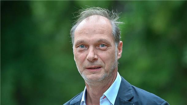 Martin Brambach kennt man auch als Kommissariatsleiter Peter Michael Schnabel im Dresdner-„Tatort“.