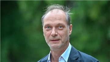 Martin Brambach kennt man auch als Kommissariatsleiter Peter Michael Schnabel im Dresdner-„Tatort“.