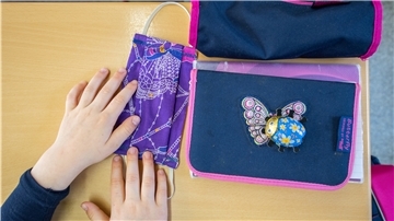 Kein einheitliches Vorgehen bei Maskenpflicht in den Schulen Masken in der Schule? Im Land Bremen ist das zum jetzigen Zeitpunkt zumindest noch nicht vorgesehen, in Niedersachsen schon.