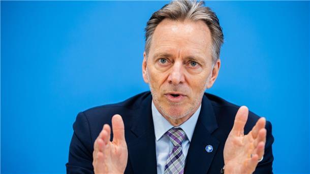 BKA-Präsident warnt vor Cyberangriffen „Massive wirtschaftliche und gesellschaftliche Schäden“ sind laut Holger Münch, Präsident des Bundeskriminalamtes, die Folgen der Bedrohung durch Cybercrime.