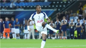 Mathys Tel von Tottenham Hotspur wurde nach seinem verschossenen Elfmeter im Internet beleidigt