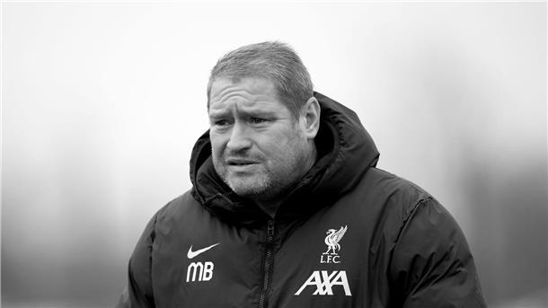 Früherer Frauen-Coach des FC Liverpool stirbt mit 47 Jahren Matt Beard ist im Alter von 47 Jahren gestorben.