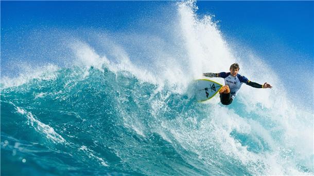 Bilder des Tages Matthew McGillivray aus Südafrika surft beim Hurley Pro Sunset Beach Wettbewerb auf Hawaii.