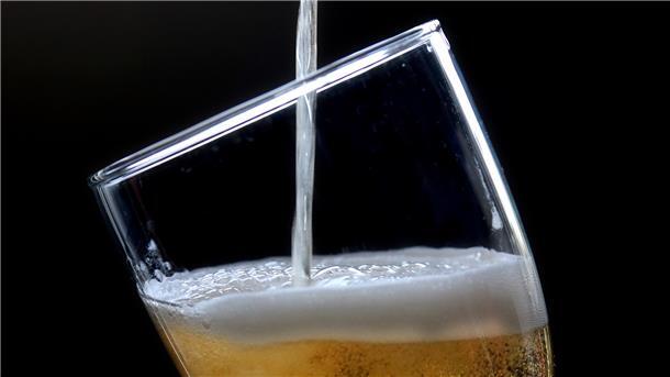Matthias Brandt und Patrick Krause aus Wohnste im Kreis Rotenburg sind Bierbrauer aus Leidenschaft. „Wohnster Plumb“ heißt das von ihnen auf den Markt gebrachte Getränk.