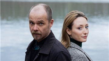 Matthias Koeberlin und Alina Fritsch sind die Hauptdarsteller der TV-Krimi-Serie „Die Toten vom Bodensee“.