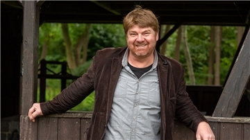 Matthias Stührwoldt ist Landwirt und Autor.