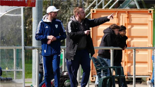 Max Janßen (rechts) und Trainerkollege Florian Pleuß fordern einen Sieg gegen den FC Union 60