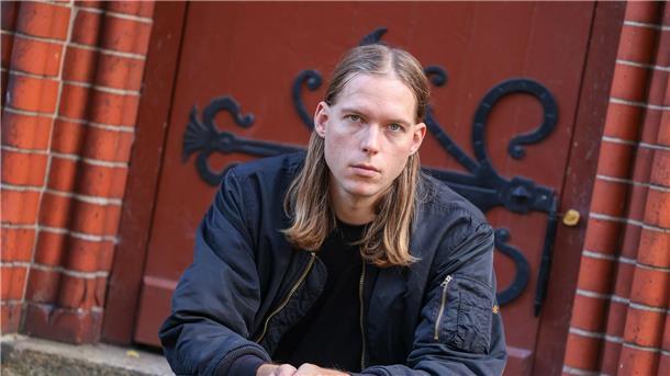 Mitreißender Lärm: Die Nerven mit neuem Album Max Rieger ist nicht nur Sänger und Gitarrist der Band, sondern auch ein gefragter Produzent. (Archivbild)