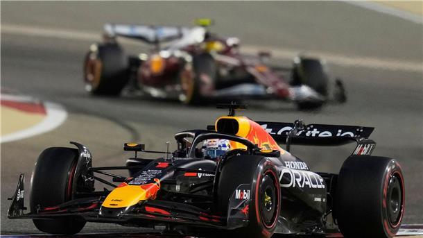 Bahrain-Sieger Piastri in Titelform - Frust bei Verstappen Max Verstappen klagte immer wieder über seinen schwächelnden Red Bull.