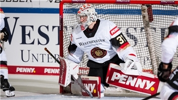 Maximilian Franzreb von den Fischtown Pinguins spielte beim Deutschland-Cup für die Nationalmannschaft.