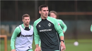 Maximilian Wöber ist von Leeds United ausgeliehen.