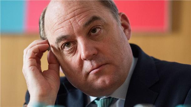 Britischer Verteidigungsminister Wallace will Amt aufgeben Medienberichten zufolge erwägt der britische Verteidigungsminister Ben Wallace, sein Amt im Herbst abzugeben und womöglich ganz aus der Politik auszuscheiden.
