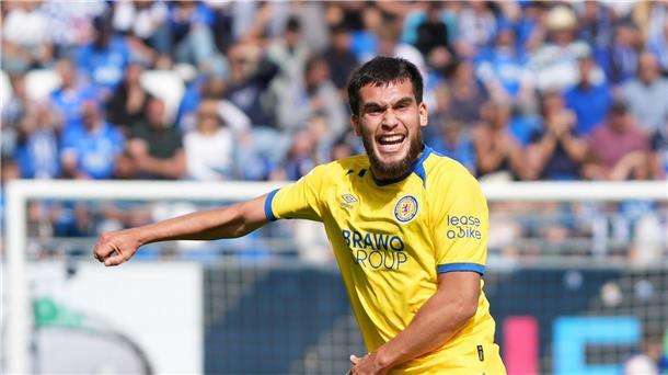 Darmstadt ringt Braunschweig mit 2:1 nieder Mehmet Aydin feiert sein Tor für Braunschweig.